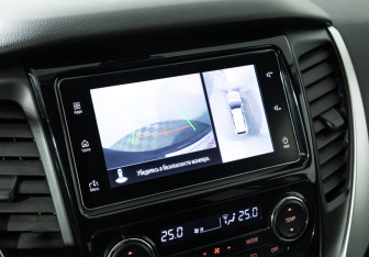 Подержанный автомобиль Mitsubishi Pajero Sport 2017 года (16 фото)