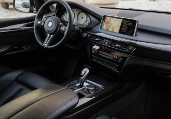 Подержанный автомобиль BMW X5 2016 года (11 фото)