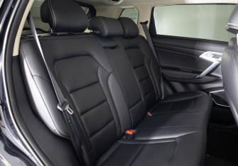 Подержанный автомобиль Geely Atlas 2021 года (20 фото)