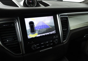 Подержанный автомобиль Porsche Macan 2016 года (19 фото)