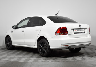 Подержанный автомобиль Volkswagen Polo Sedan 2018 года (7 фото)