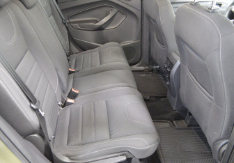 Подержанный автомобиль Ford Kuga 2014 года (13 фото)