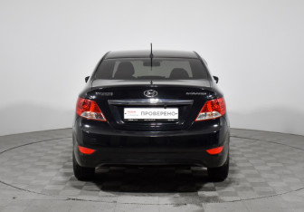 Подержанный автомобиль Hyundai Solaris Sedan 2014 года (6 фото)