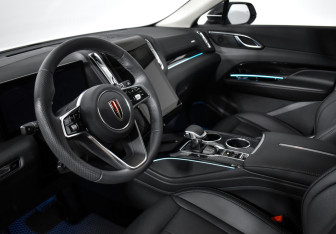 Подержанный автомобиль Hongqi HS3 2025 года (9 фото)