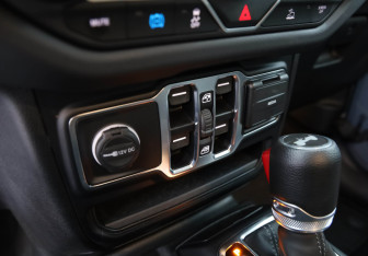 Подержанный автомобиль Jeep Wrangler 2023 года (13 фото)