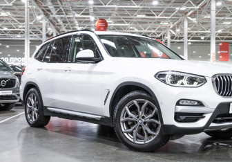 Подержанный автомобиль BMW X3 2018 года (9 фото)