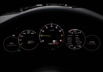 Подержанный автомобиль Porsche Cayenne 2020 года (39 фото)