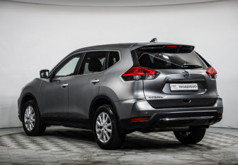 Подержанный автомобиль Nissan X-Trail 2019 года (7 фото)