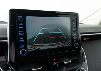 Подержанный автомобиль Toyota Corolla Sedan 2019 года (16 фото)