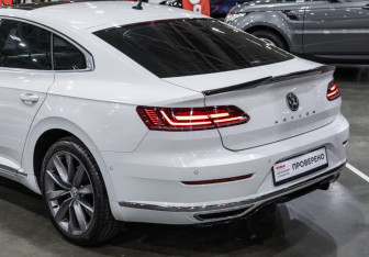 Подержанный автомобиль Volkswagen Arteon 2020 года (12 фото)