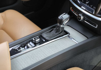 Подержанный автомобиль Volvo V60 Cross Country 2019 года (26 фото)