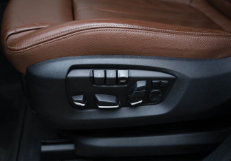 Подержанный автомобиль BMW X6 2018 года (20 фото)