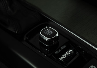 Подержанный автомобиль Volvo S60 2019 года (19 фото)