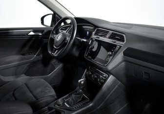 Подержанный автомобиль Volkswagen Tiguan 2018 года (15 фото)