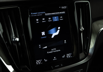 Подержанный автомобиль Volvo S60 2019 года (16 фото)