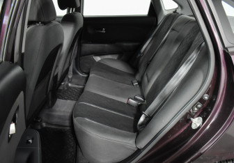 Подержанный автомобиль Hyundai Elantra Sedan 2011 года (10 фото)