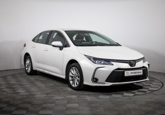 Подержанный автомобиль Toyota Corolla Sedan 2019 года (3 фото)