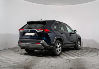 Подержанный автомобиль Toyota RAV4 2019 года (5 фото)