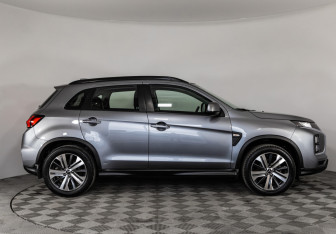 Подержанный автомобиль Mitsubishi ASX 2021 года (4 фото)