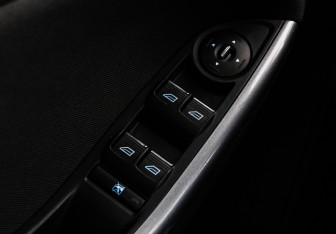 Подержанный автомобиль Ford Focus Wagon 2012 года (17 фото)