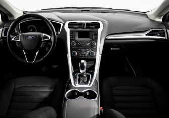 Подержанный автомобиль Ford Mondeo Sedan 2017 года (14 фото)