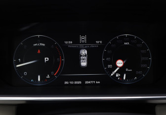 Подержанный автомобиль Land Rover Range Rover 2016 года (20 фото)