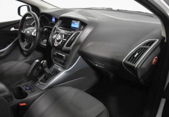 Подержанный автомобиль Ford Focus Sedan 2012 года (12 фото)