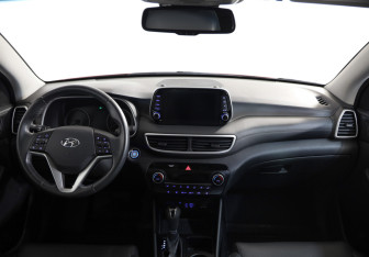 Подержанный автомобиль Hyundai Tucson 2020 года (9 фото)