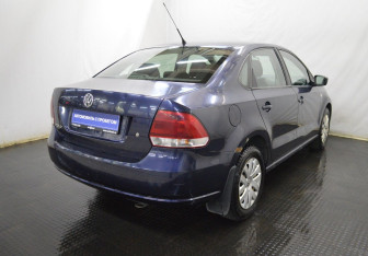 Подержанный автомобиль Volkswagen Polo Sedan 2011 года (5 фото)