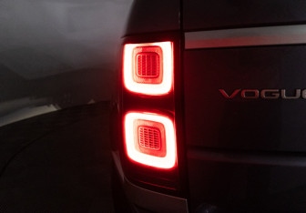 Подержанный автомобиль Land Rover Range Rover 2018 года (39 фото)