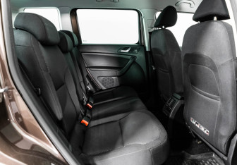 Подержанный автомобиль Skoda Yeti 2014 года (19 фото)