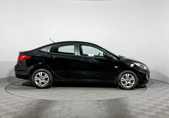 Подержанный автомобиль Hyundai Solaris Sedan 2013 года (4 фото)