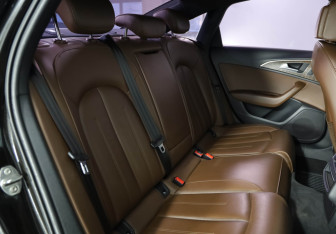 Подержанный автомобиль Audi A6 Sedan 2013 года (20 фото)