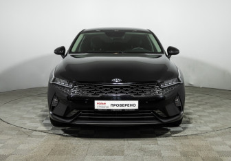 Подержанный автомобиль Kia K5 2021 года (2 фото)