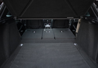 Подержанный автомобиль Porsche Macan 2023 года (17 фото)