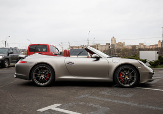 Подержанный автомобиль Porsche 911 Convertible 2013 года (12 фото)