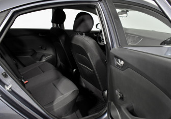 Подержанный автомобиль Hyundai Solaris Sedan 2017 года (12 фото)