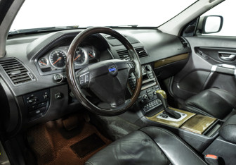 Подержанный автомобиль Volvo XC90 2008 года (11 фото)