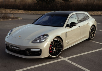 Подержанный автомобиль Porsche Panamera Wagon 2019 года (39 фото)