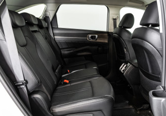 Подержанный автомобиль Kia Sorento 2021 года (23 фото)