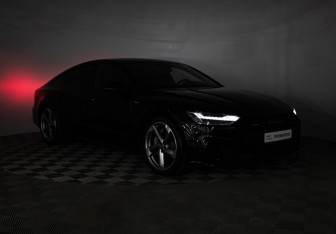 Подержанный автомобиль Audi A7 2018 года (26 фото)