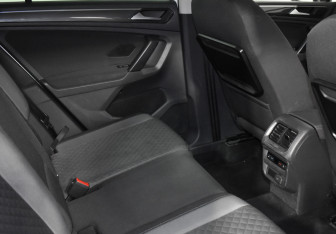 Подержанный автомобиль Volkswagen Tiguan 2017 года (12 фото)