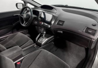 Подержанный автомобиль Honda Civic Sedan 2007 года (13 фото)