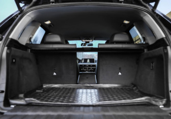 Подержанный автомобиль BMW X5 2015 года (36 фото)