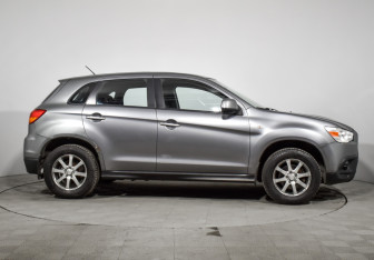 Подержанный автомобиль Mitsubishi ASX 2012 года (4 фото)