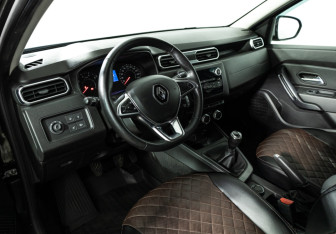 Подержанный автомобиль Renault Duster 2021 года (11 фото)