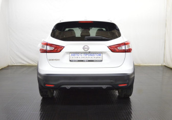 Подержанный автомобиль Nissan Qashqai 2017 года (6 фото)