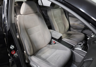 Подержанный автомобиль Honda Civic Sedan 2008 года (17 фото)