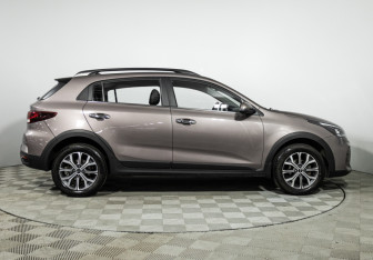 Подержанный автомобиль Kia Rio Hatchback 2021 года (4 фото)