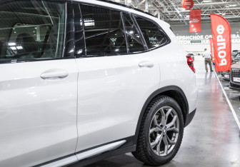 Подержанный автомобиль BMW X3 2018 года (3 фото)